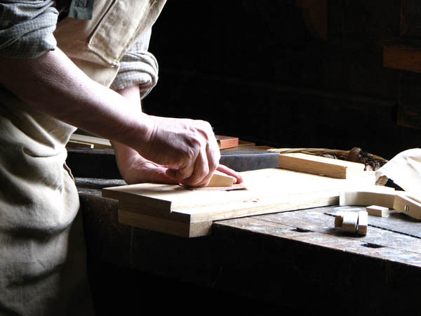 Nuestra <strong>carpinterÃ­a de madera en  LogroÃ±o</strong> es una empresa de <strong>herencia familiar</strong>, por lo que  contamos con gran <strong>experiencia </strong>en la profesiÃ³n.